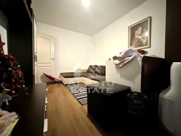 Apartament cu o camera, etajul 1, zona Sagului