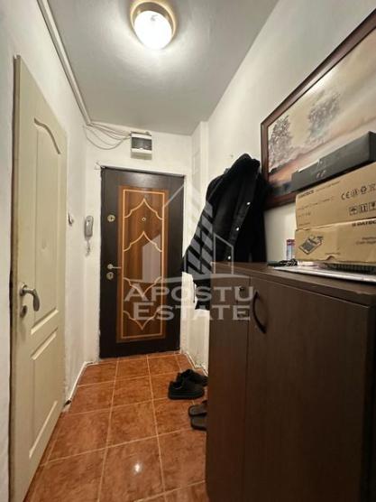 Apartament cu o camera, etajul 1, zona Sagului