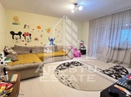 Apartament cu 3 camere, garaj si boxa, centrala proprie, Dambovita