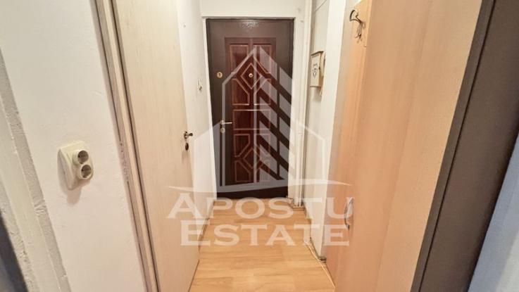 Apartament cu 2 camere, etaj intermediar, zona Sagului