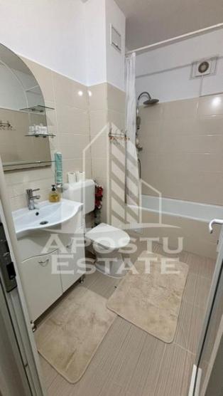 Apartament cu 2 dormitoare, doua bai in Complex, centrala termica