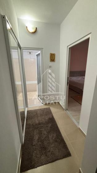 Apartament cu 2 dormitoare, doua bai in Complex, centrala termica