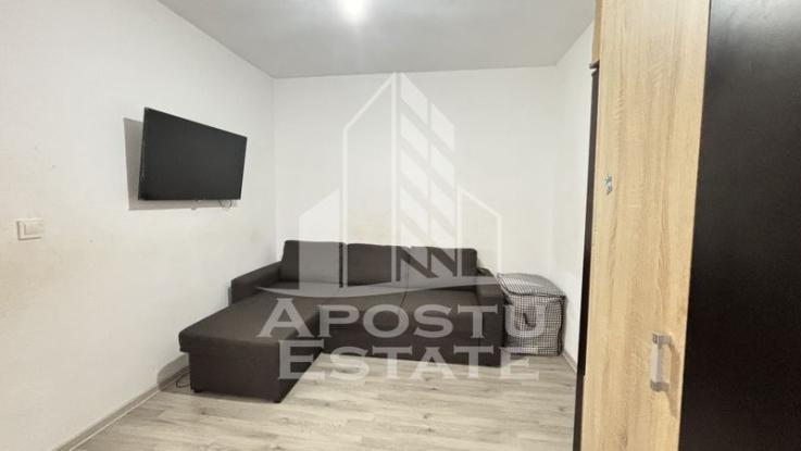 Apartament cu 3 camere, etaj intermedier, Zona Spitalul Judetean