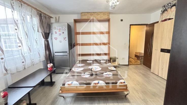 Apartament cu 3 camere, etaj intermedier, Zona Spitalul Judetean