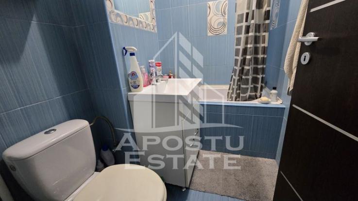 Apartament 3 camere, etaj intermediar, bloc cu lift, zona Iulius Mall