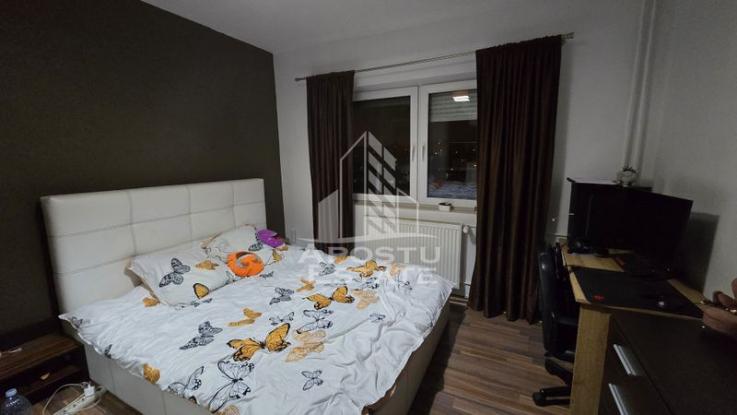 Apartament 3 camere, etaj intermediar, bloc cu lift, zona Iulius Mall