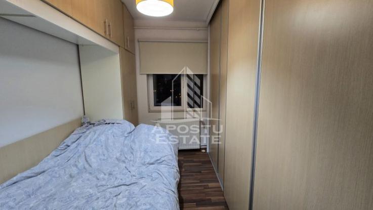 Apartament 3 camere, etaj intermediar, bloc cu lift, zona Iulius Mall