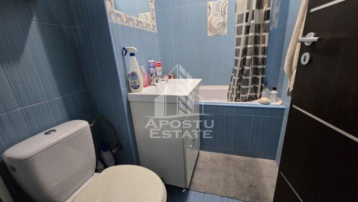 Apartament 3 camere, etaj intermediar, bloc cu lift, zona Iulius Mall