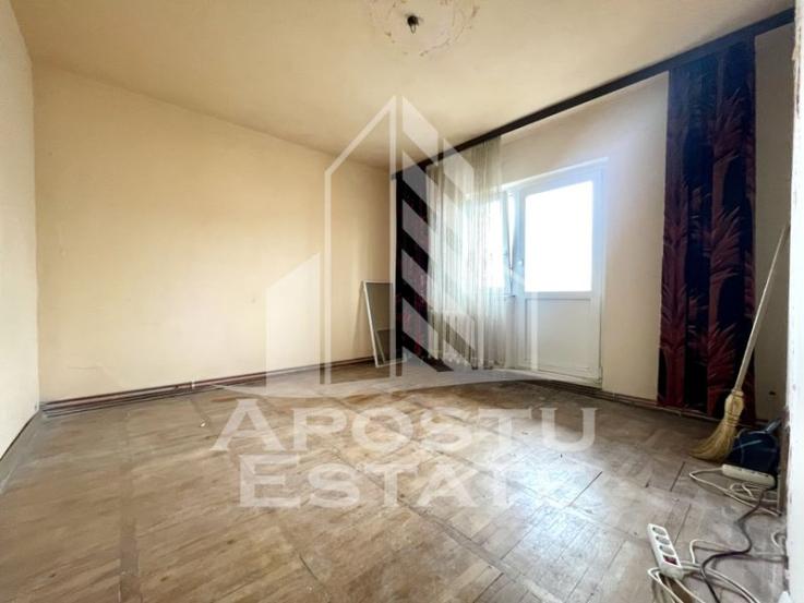 Apartament cu 3 camere, centrala proprie, zona Freidorf