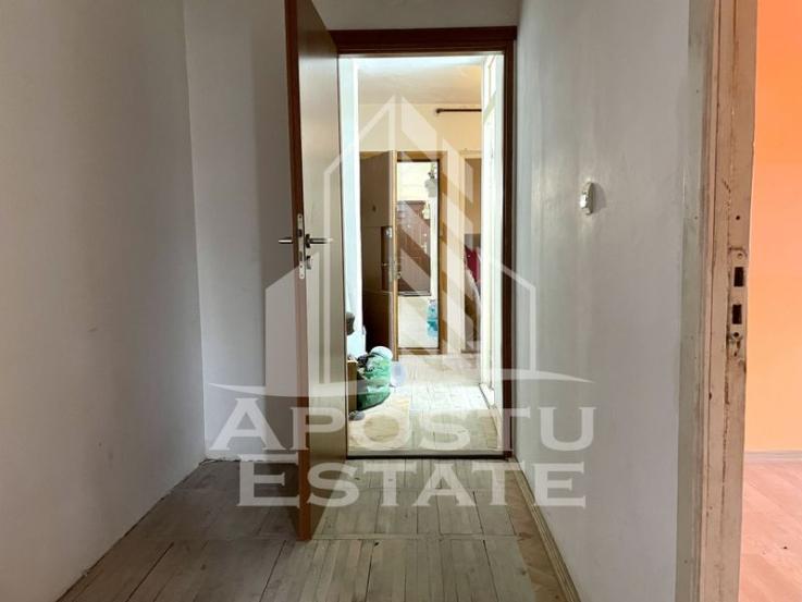 Apartament cu 3 camere, centrala proprie, zona Freidorf