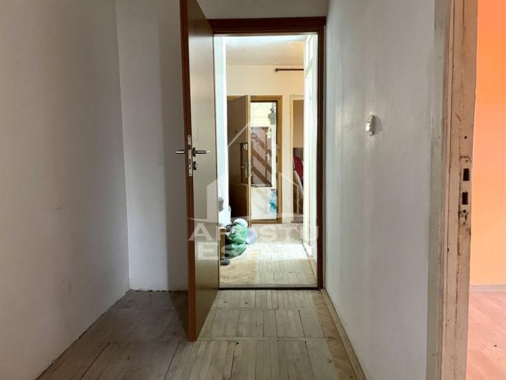 Apartament cu 3 camere, centrala proprie, zona Freidorf