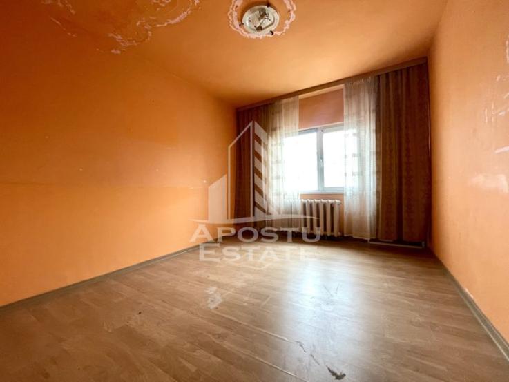 Apartament cu 3 camere, centrala proprie, zona Freidorf