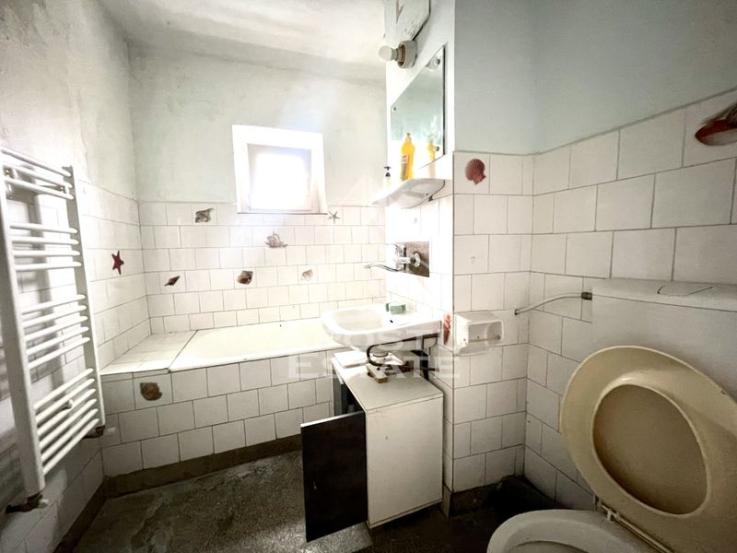 Apartament cu 3 camere, centrala proprie, zona Freidorf