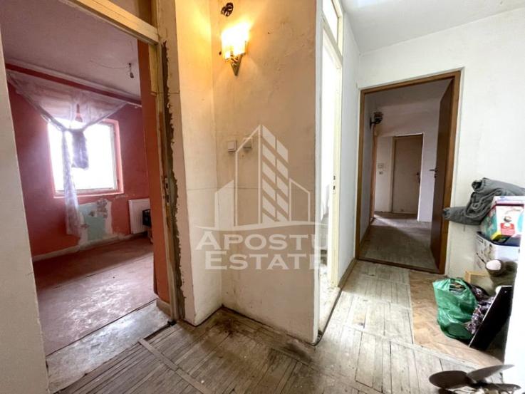 Apartament cu 3 camere, centrala proprie, zona Freidorf