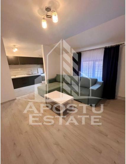 Apartament semidecomandat, modern, zona C.Rosie, 55mp