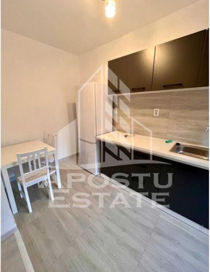 Apartament semidecomandat, modern, zona C.Rosie, 55mp