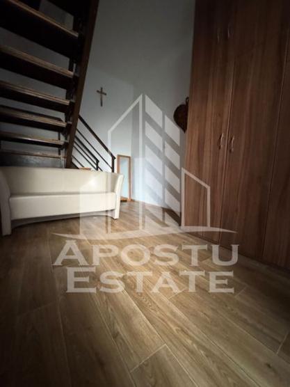 Se inchriaza apartament (penthouse), intr-o casa, zona C. Studentesc