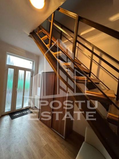 Se inchriaza apartament (penthouse), intr-o casa, zona C. Studentesc