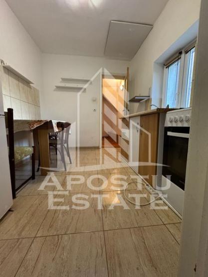 Se inchriaza apartament (penthouse), intr-o casa, zona C. Studentesc