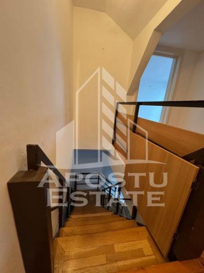 Se inchriaza apartament (penthouse), intr-o casa, zona C. Studentesc