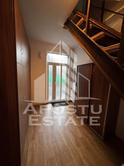 Se inchriaza apartament (penthouse), intr-o casa, zona C. Studentesc