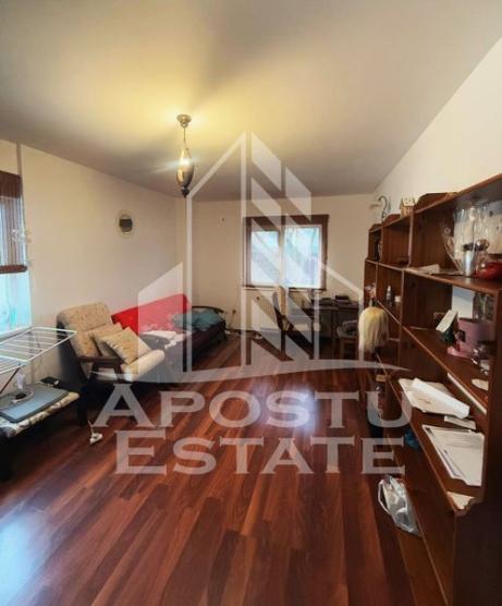 Apartament 2 camere decomandat , centrala proprie !