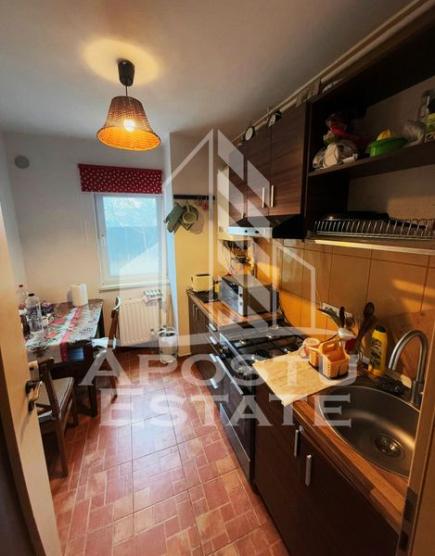 Apartament 2 camere decomandat , centrala proprie !