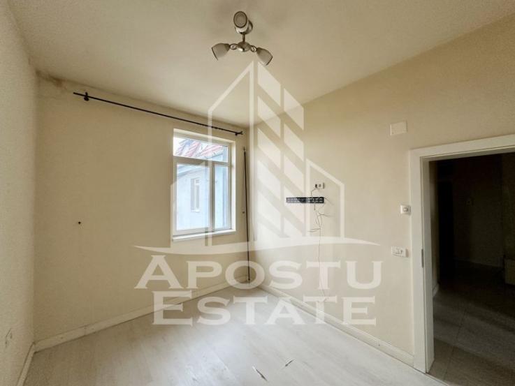 Apartament cu 2 camere, etajul intai, Calea Bogdanestilor