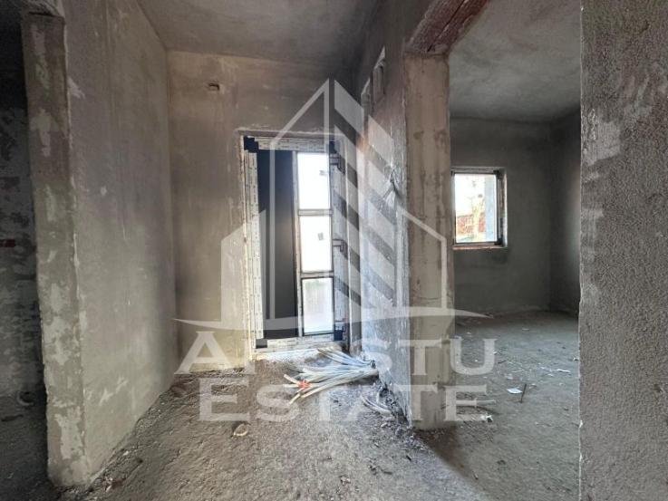 Duplex modern de vanzare, cu 5 camere, la asfalt in Mosnita Noua