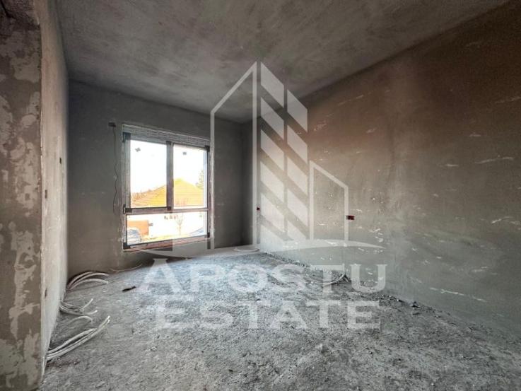 Duplex modern de vanzare, cu 5 camere, la asfalt in Mosnita Noua