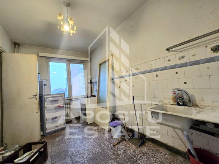 Apartament cu 4 camere, etaj intermediar,  Circumvalatiunii - Gh Lazar