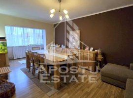 Apartament cu 4 camere, renovat, centrala proprie, zona Bucovina