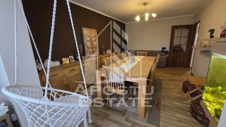 Apartament cu 4 camere, renovat, centrala proprie, zona Bucovina