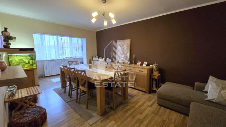 Apartament cu 4 camere, renovat, centrala proprie, zona Bucovina