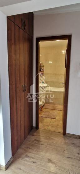 Apartament cu 4 camere, renovat, centrala proprie, zona Bucovina