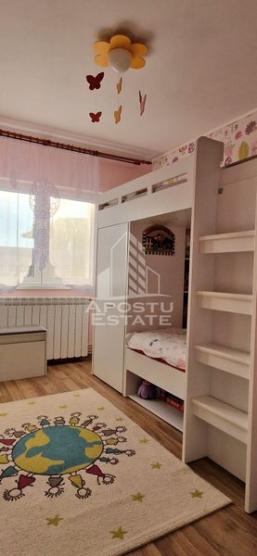 Apartament cu 4 camere, renovat, centrala proprie, zona Bucovina