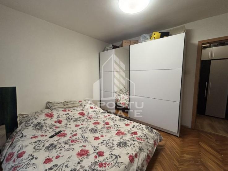 Apartament cu 3 camere in zona Soarelui, decomandat, cemtrala termica