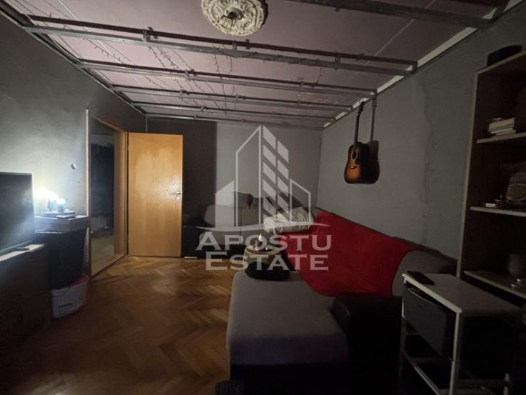 Apartament cu 3 camere in zona Soarelui, decomandat, cemtrala termica