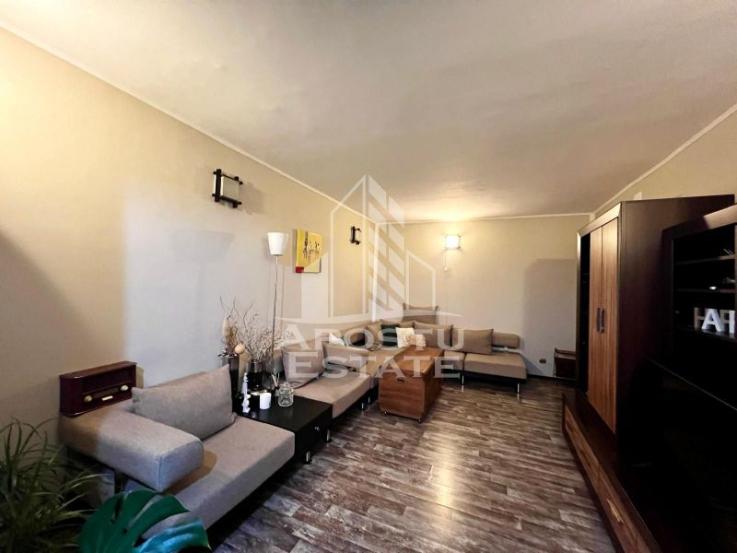 Apartament 3 camere, centrala proprie, decomandat, Girocului