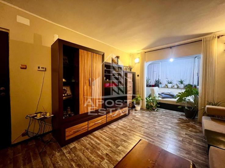 Apartament 3 camere, centrala proprie, decomandat, Girocului