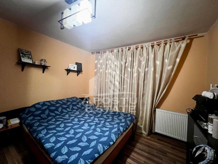 Apartament 3 camere, centrala proprie, decomandat, Girocului