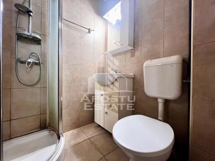 Apartament 3 camere, centrala proprie, decomandat, Girocului