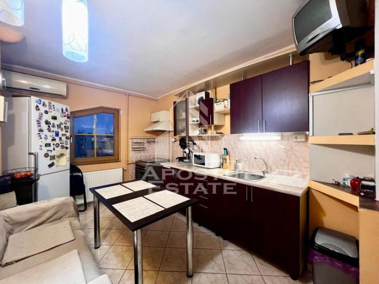 Apartament 3 camere, centrala proprie, decomandat, Girocului