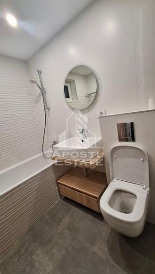 Apartament 3 camere,decomandat,bloc cu lft,zona Sala Olimpia