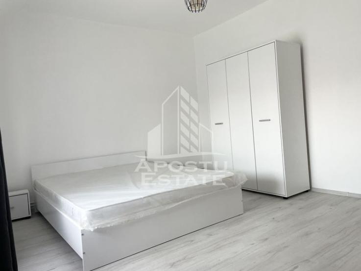 Apartament 2 camere, curte comuna, loc de parcare, zona Buziasului