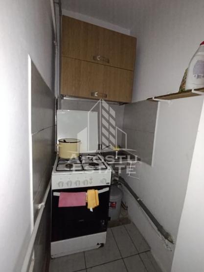 Apartament 1 camera, centrala proprie, balcon inchis, etaj 2, Steaua!