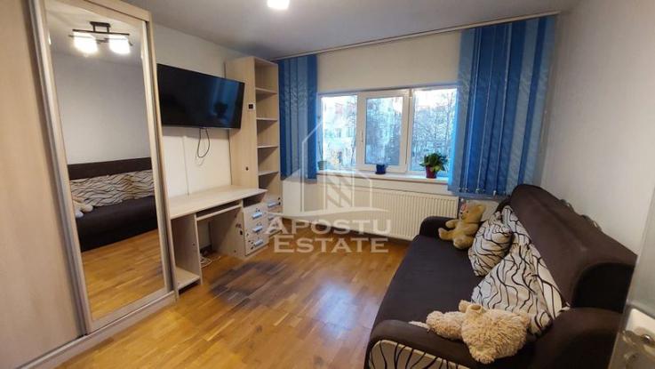 Apartament 2 camere decomandat et 1 , Zona Soarelui