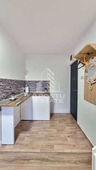 Garsoniera spatioasa in bloc de apartamente,  zona Calea Aradului