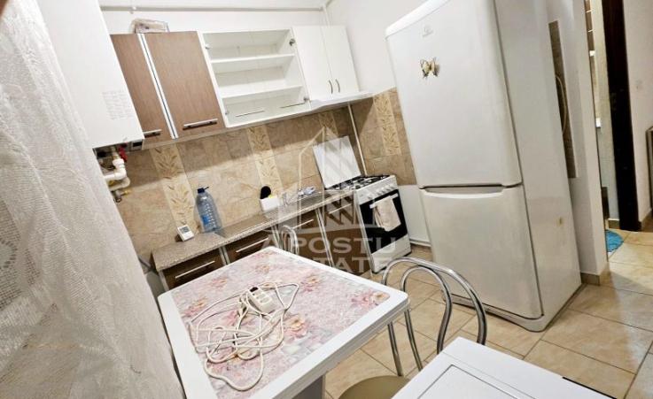 apartament 2 camere , Zona Steaua, centrala proprie si clima