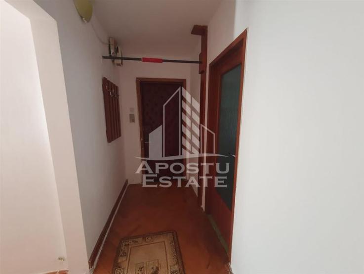 Apartament cu 4 camere 2 bai si 2 balcoane, Aradului